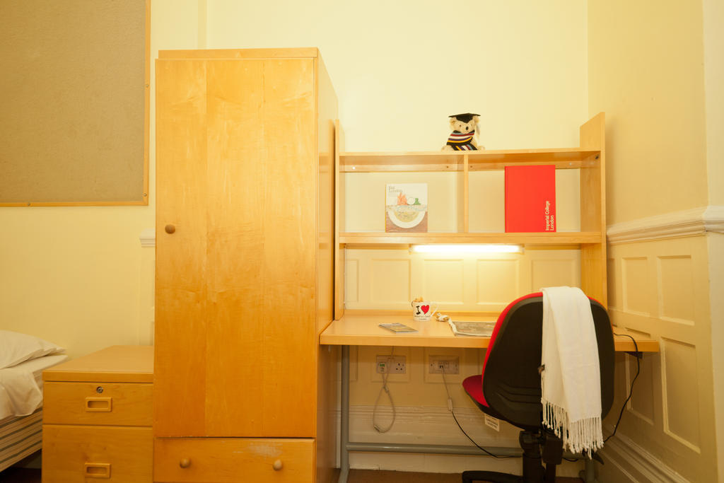 Evelyn Gardens Hostel Лондон Стая снимка