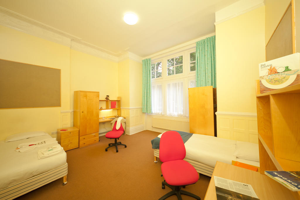 Evelyn Gardens Hostel Лондон Стая снимка