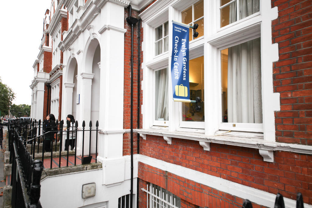 Evelyn Gardens Hostel Лондон Екстериор снимка